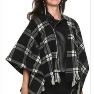 Rock & Republic Plaid Black and White Women's Wool blend Cape. NWT. XS/S